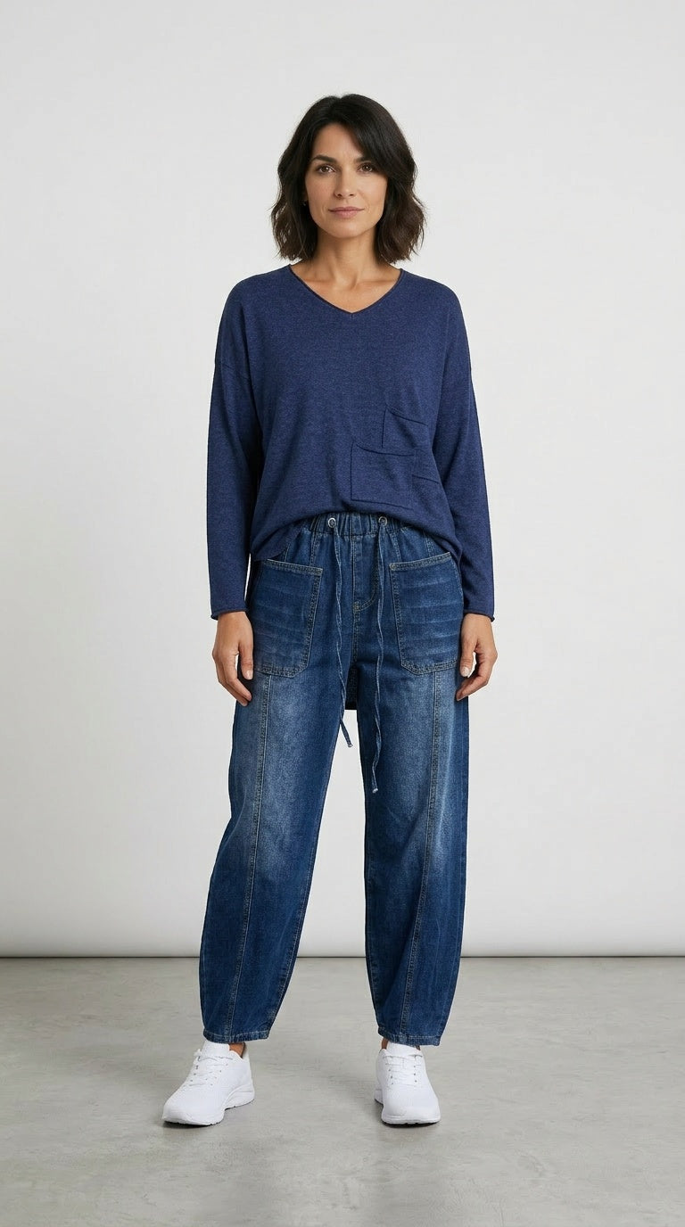 Light Knit with front feature pocket